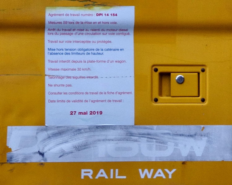 Doosan DX 160 VV Rail Way (2016-01-13 gare de Paris Austerlitz) TLF (4).jpg