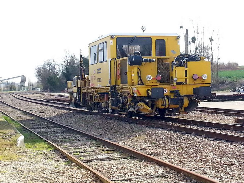 99 87 8 228 007-0 (2016-03-29 gare de Cravant Bazarnes) EMV 90 SNCF-PSE (2).jpg