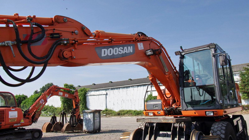 Doosan DX 160W RR (2016-08-16 Chaulnes) SA Labaere (13).jpg
