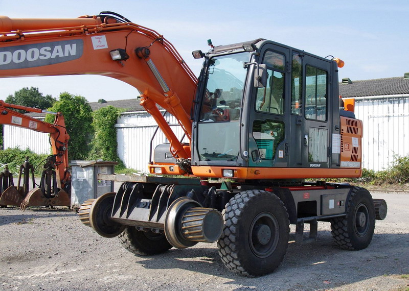 Doosan DX 160W RR (2016-08-16 Chaulnes) SA Labaere (27).jpg