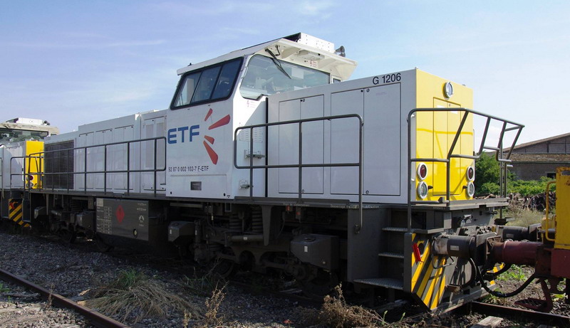G 1206 BB 570 2102 (2016-08-16 gare de Chaulnes) 92 87 0 002 102-7 F-ETF (1).jpg
