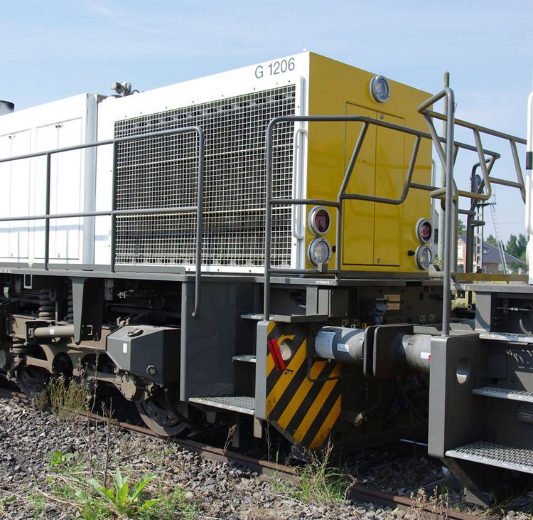 G 1206 BB 570 2102 (2016-08-16 gare de Chaulnes) 92 87 0 002 102-7 F-ETF (11).jpg