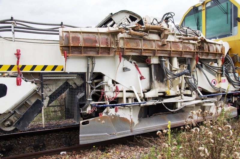 99 87 9 125 521-4 Type SSP 230 T Dynamic (2016-08-20 gare de Chaulnes) Eiffage-Pichenot Bouillé (7).jpg