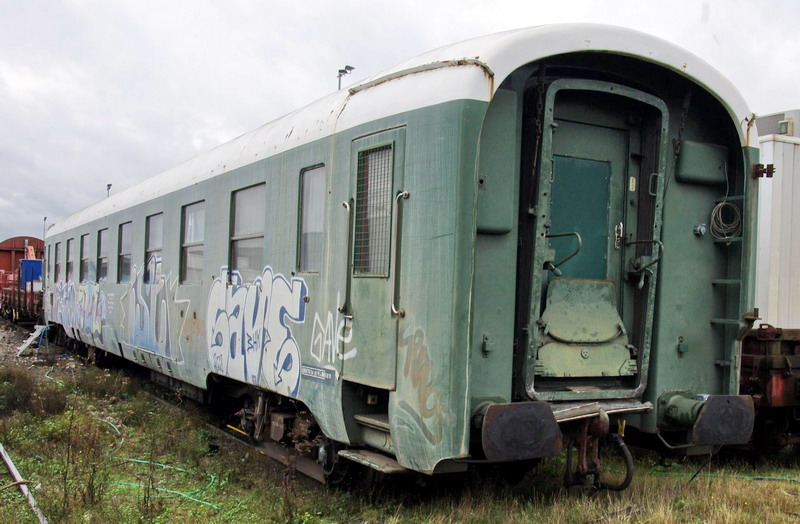 80 87 879 3 624-4 Uas SNCF-RO (2013-09-12 Saint Quentin) (2).jpg