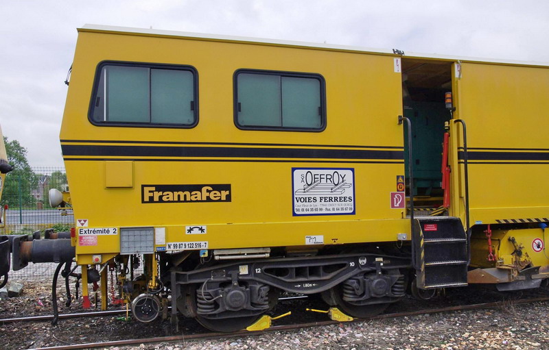 99 87 9 122 516-2 (2013-05-22 gare de Saint Quentin) 108-32U (17).jpg