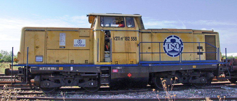 99 87 9 182 558-6 (2016-09-14 gare de Chaulnes) V211 TSO n°182 558 (7).jpg