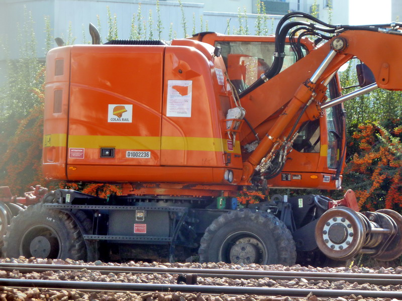 UNAC 22 TRR (2016-09-24 Tours) Colas Rail D 100 2236 (2).JPG