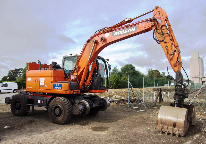 Doosan DX 160W RR (2016-09-27 Flavy le Martel SA Labaere (4).jpg