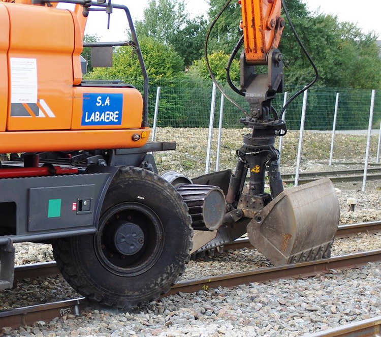 Doosan DX 160W RR (2016-09-27 Flavy le Martel SA Labaere (10).jpg