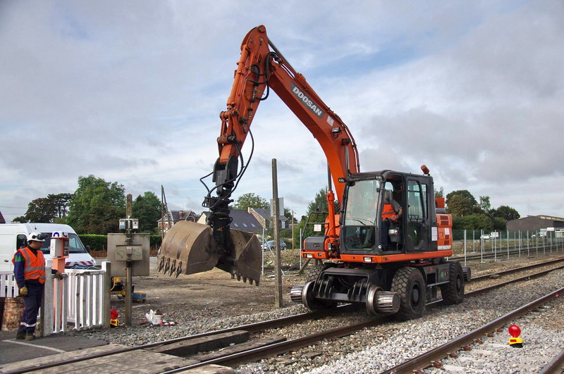 Doosan DX 160W RR (2016-09-27 Flavy le Martel SA Labaere (8).jpg