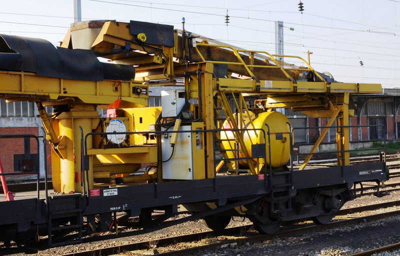 99 87 9 352 534-1 TSO (2013-06-05 gare de Saint Quentin) (10).jpg