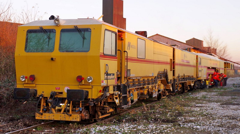 (3) 99 87 9 121 524-2 - 109-X 3XR Dynamic.jpg