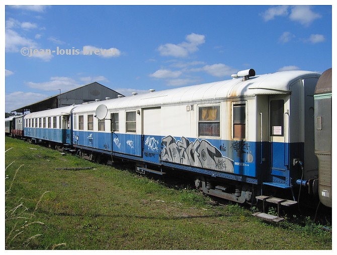 63 VOLVIC_AE_ex OCEM PL fourgon_train de chantier.jpg