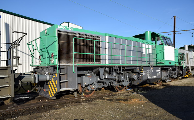 G 1206 BB 100 1377 (2016-12-27 SPDC) Livrée verte 1377 ex 61013 (4).jpg