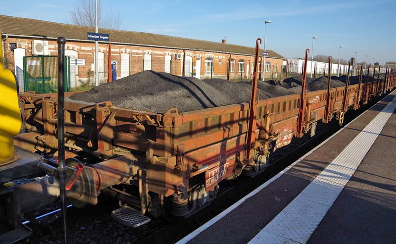 80 87 977 3 470-0 Uas R39 6 F SNCF-PSL (2017-01-06 Chaulnes) (1).jpg