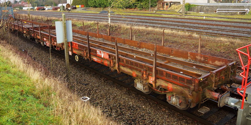 80 87 977 5 717-2 Uas R39 6 SNCF-PSL (2017-01-10 Eppeville PN37 et 38) (1).jpg