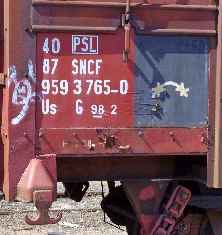 40 87 959 3 765-0 Us G98 2 SNCF-PSL (2013-05-05 gare de Saint Quentin) (2).jpg