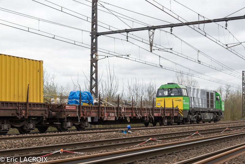 80 87 3775 489-8 Uas R39 6 F SNCF-PSL (2017-03-20 Villeneuve le Guyard) (0).jpg