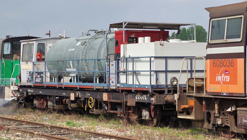 80 87 979 8 836-3 Uas W85 6 F SNCF-AM (2017-05-05 Saint Quentin) (3).jpg