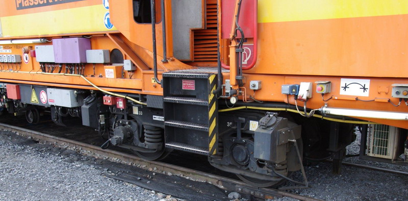 99 87 9 114 501-9 RM 900 HD 100 AHM (2013-06-12 Laon) Colas Rail (7).jpg