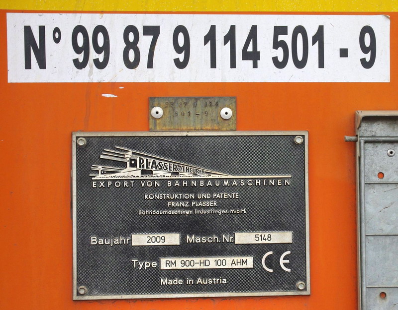 99 87 9 114 501-9 RM 900 HD 100 AHM (2013-06-12 Laon) Colas Rail (75).jpg