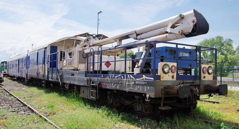 80 87 079 9 300-9 Uas W42 2 F-SNCF PF4 (2017-05-19 Saint Quentin) (28).jpg