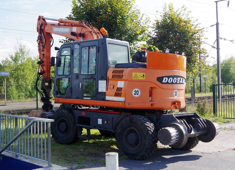 DOOSAN DX 160W RR (2017-09-27 Fresnoy-le-Grand) LABAERE (1).jpg