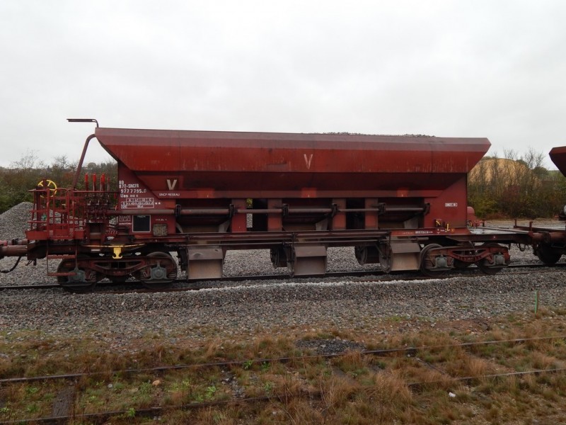 80 87 977 7 795 6 Uas  D12-6  R (1) (Copier).JPG