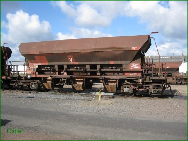 9779273-2.jpg