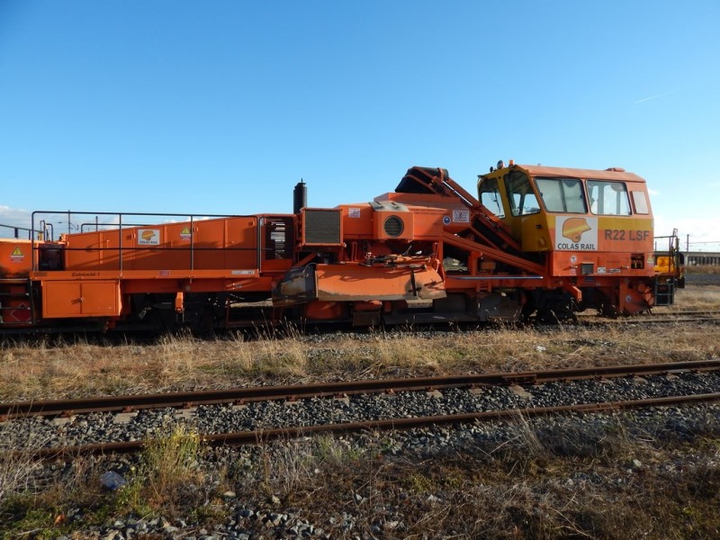 R22 LSF - 99 87 9 125 510 7 - COLAS RAIL (99) (Copier).JPG