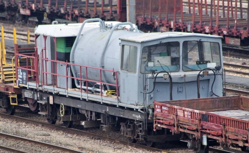 80 87 979 8 826-4 Uas W85 6 F-SNCF-RO (2018-03-03 Tergnier) (2).jpg