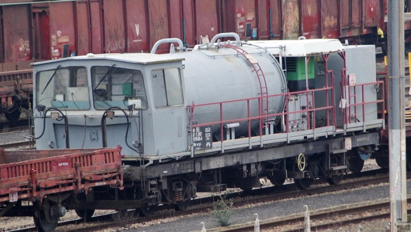 80 87 979 8 826-4 Uas W85 6 F-SNCF-RO (2018-03-03 Tergnier) (1).jpg