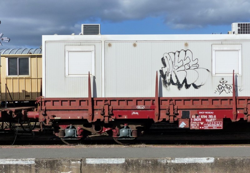 80 87 979 4 765-8 Uas R55 6 F-SNCFR (2019-03-11 gare de Joué-les-Tours) (2).jpg (174.27 Kio) Vu 2381 fois 80 87 979 4 765-8 Uas R55 6 F-SNCFR (2019-03-11 gare de Joué-les-Tours) (2).jpg
