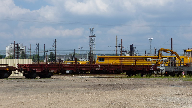 80 87 977 0 120-4 Uas R07 6 F SNCF-PN (2014-05-31 Crem DV13 St Pierre des Corps) (1).jpg